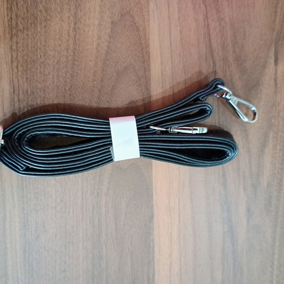 Betty Boop Vibrant Pink Tote with Black Handles - Picture 6 of 7